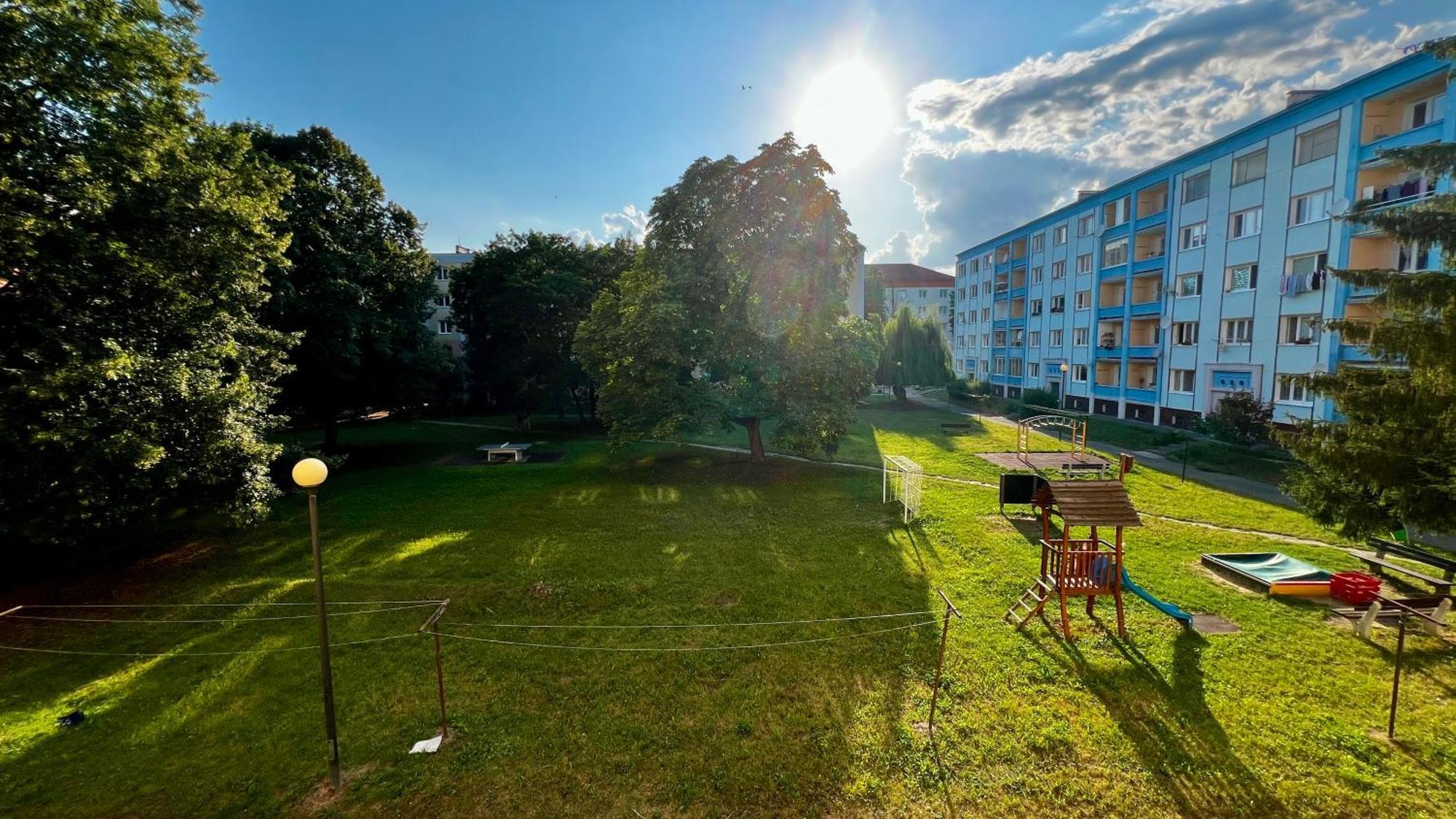 Industrial Apartment I 24Hr Self Check-In I Free Parking & Coffee บันสกาบิสตรีตซา ภายนอก รูปภาพ